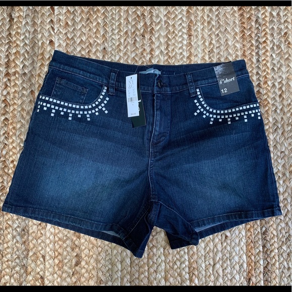 New York and Company Jean shorts with studs - Picture 1 of 5